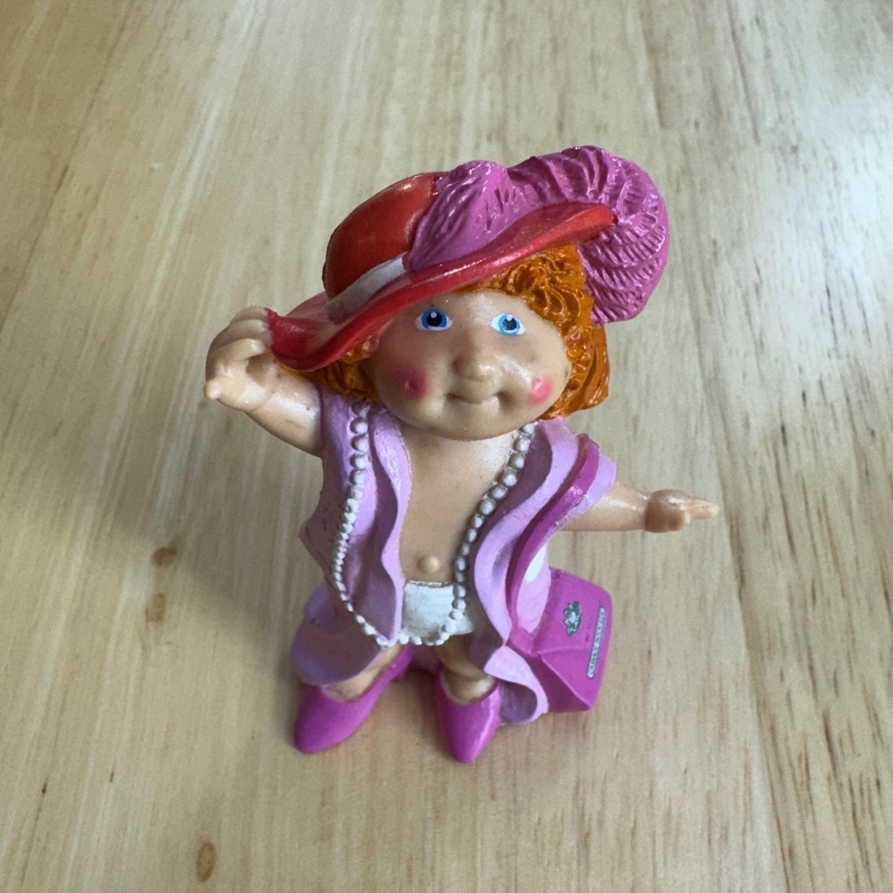VTG Cabbage Patch Kids Figurine Little Person Doll Red Hat Pink Dress Purse 1984